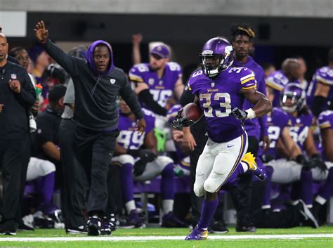 Minnesota Vikings: Dalvin Cook sets franchise rookie debut rushing record