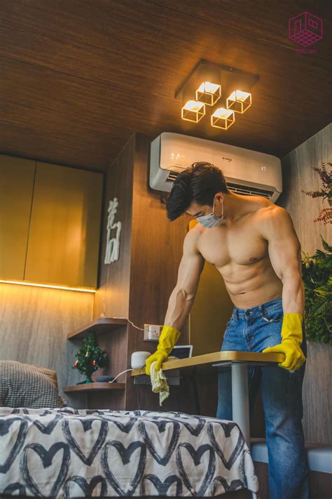 Reno Platform Offers Shirtless Hunky Man Cleaning Service 8days