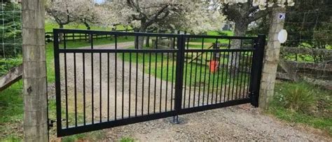 manor double arched gate strong fencing gates  automation