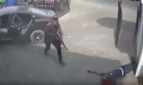 Watch Viral Video Crazy Nigerian Heavily Armed Bank Robbery And