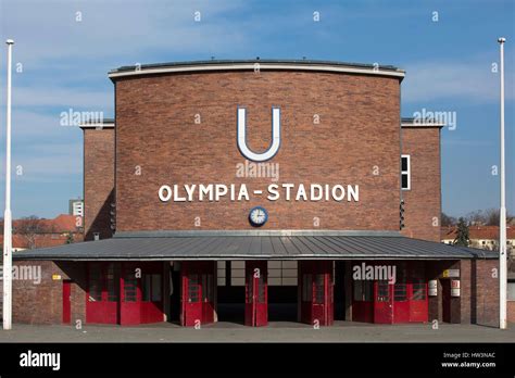 Olympiastadion U Bahn Station Fotos Und Bildmaterial In Hoher