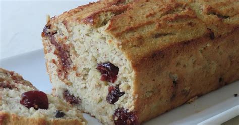 Cake Aux Bananes Et La Noix De Coco Aux Cranberries Et Au Chocolat Au