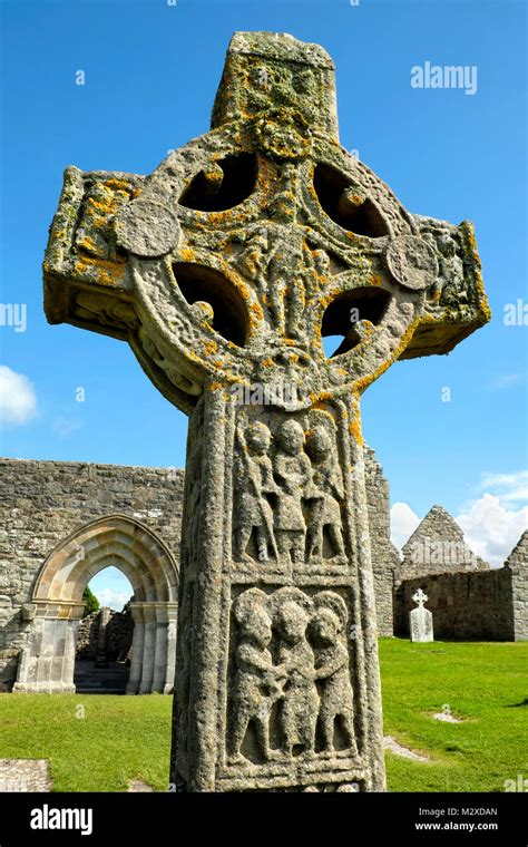 Ireland Clonmacnoise Cemetery Hi Res Stock Photography And Images Alamy