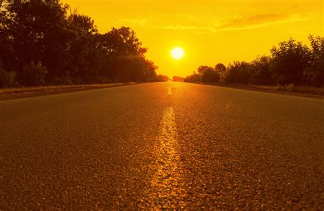 À Luz do Dia Uma grande caminhada se faz em cada passo