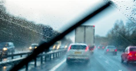 How Useful Are Automatic Rain Sensing Wipers?