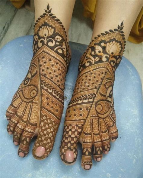 15 Beautiful And Easy Mehndi Designs For Leg