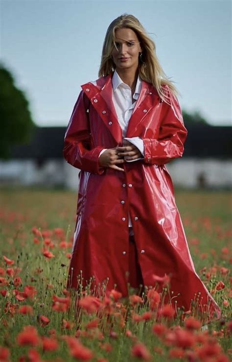 Pin by Arnulf Hägele on Mäntel 1 in 2024 Rain wear Shiny clothes Women