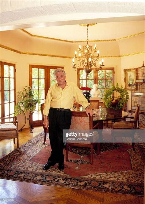 Peter Falk @ his home in Beverly Hills | Famous people, Peter falk, Famous