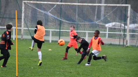 Les Footballeurs Reprennent Le Chemin Du Stade