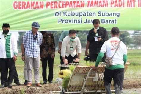 Mentan Ajak Petani Subang Manfaatkan Alsintan Dan Kredit Usaha Rakyat