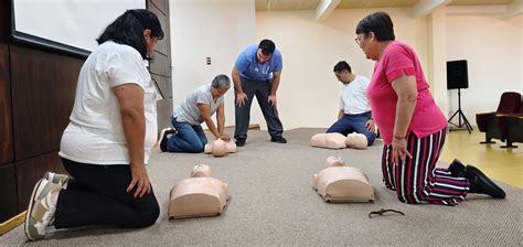 Hospital de Natales capacitó a Agrupación Luz y Esperanza en RCP y uso