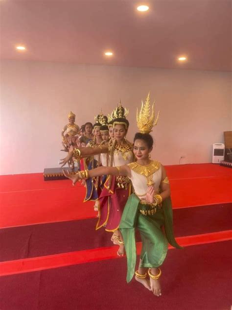 Cambodia Gorgeous Cambodian Classical Dancers Apsara Dancers In