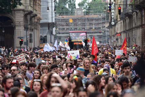 Da Roma a Catania è il giorno del Pride Nella Capitale anche Schlein