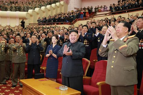 North Korea Leader Kim Jong Un Breaks Tradition With Gray-Colored Suit ...