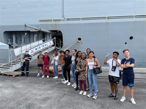 Les élèves de Terminale de la Classe de Défense à bord du Mistral