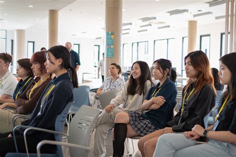 Aspiring law students debate if how much do immigration lawyers make is enough 15