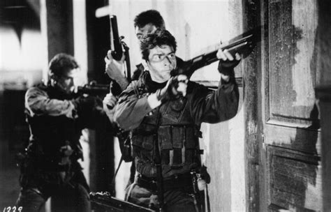 Charlie Sheen in Navy Seals (1990). | Charlie sheen, Navy seal movies ...