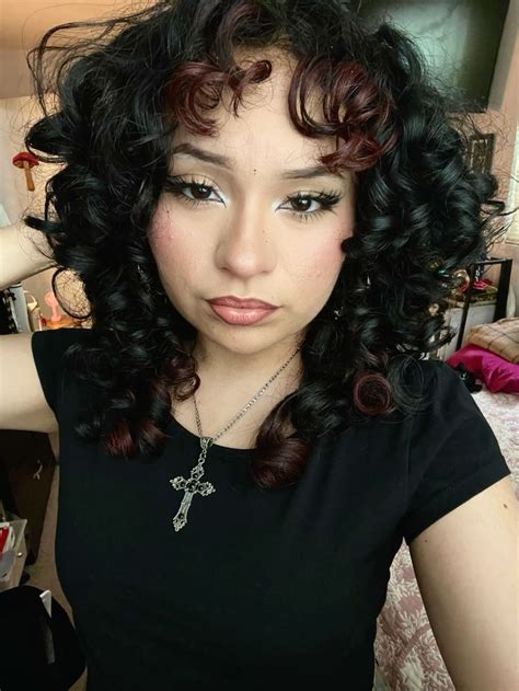 Curly Haired Girl 🖤 In 2024 Curly Hair Styles Hairdos For Curly Hair Haircuts For Curly Hair