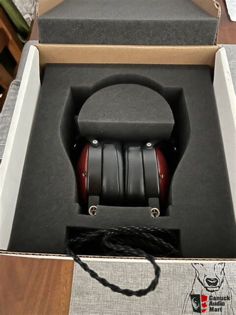 Audeze LCD XC Closed Back Wood Photo 4642285 Canuck Audio Mart