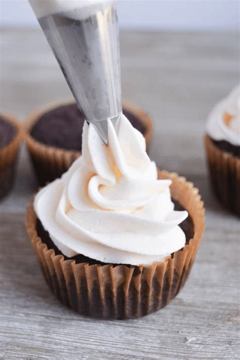 Keto Vanilla Buttercream Frosting Hey Keto Mama