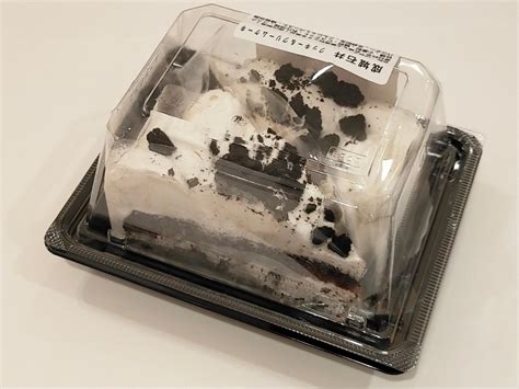 【高評価】「ブラックココアスポンジにホワイトクリーム 成城石井 クッキー＆クリームケーキ」のクチコミ・評価 ばぶたろうさん