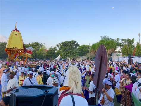 Denpasar Rathayatra Ramai Swami