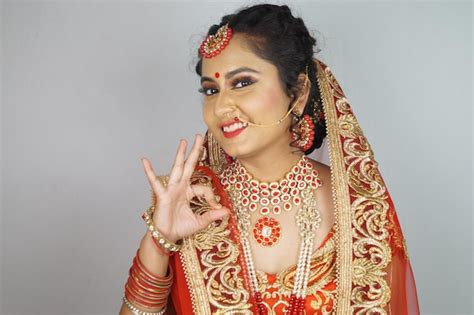 Premium Photo Indian Bride With Heavy Makeup Wearing Traditional