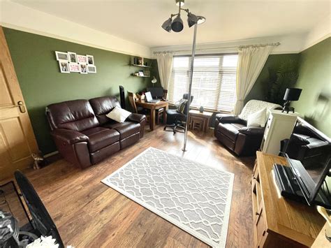 Private Landlord Rentals: Salisbury Flats with No Agency Fees 10