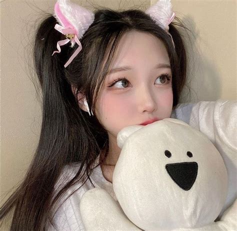 Pin By H On Girl Pfps In 2021 Cute Kawaii Girl Ulzzang Girl Kawaii Girl