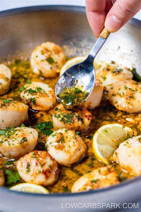 Seared Scallops With Garlic Lemon Butter Sauce