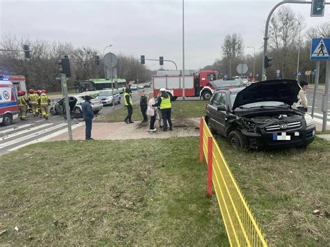 Wypadek W Bia Ymstoku Na Skrzy Owaniu Ulic Popie Uszki Z Upaln Kia