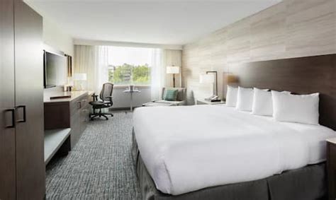 Perimeter Park Hotel Rooms at DoubleTree Birmingham, AL