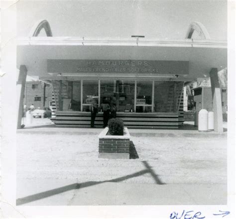 Here’s What McDonald's Looked Like When It First Opened | Reader's Digest