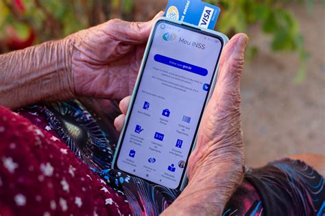 Todo mês um valor DIFERENTE? Entenda por que seu salário do INSS nunca