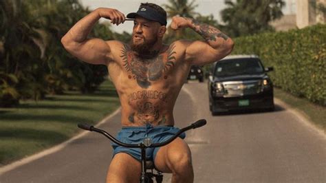 Conor McGregor son physique de bodybuilder fait réagir à l UFC