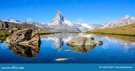 stellisee beautiful lake  reflection  matterhorn zermatt