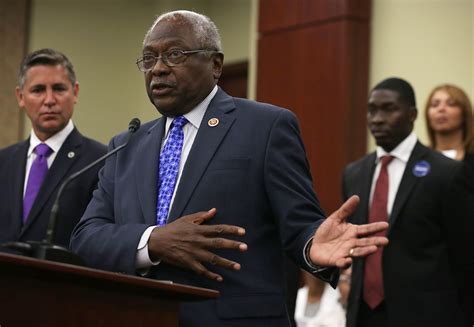 South Carolina Rep. Jim Clyburn Endorses Hillary Clinton | TIME