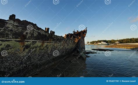 The Shipwreck At Heron Island Stock Image Image Of Remote Popular