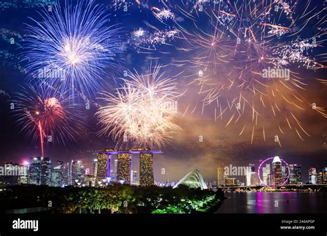 Fuochi D Artificio Sullo Skyline Immagini E Fotografie Stock Ad Alta