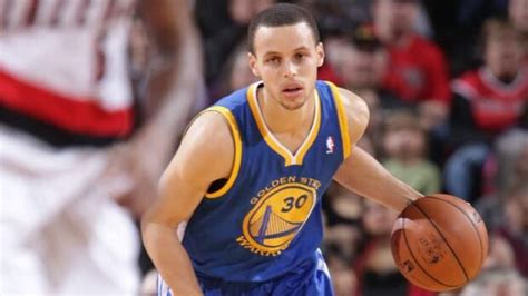 Stephen Curry Sets Nba Season Record For Pointers Cbc Sports