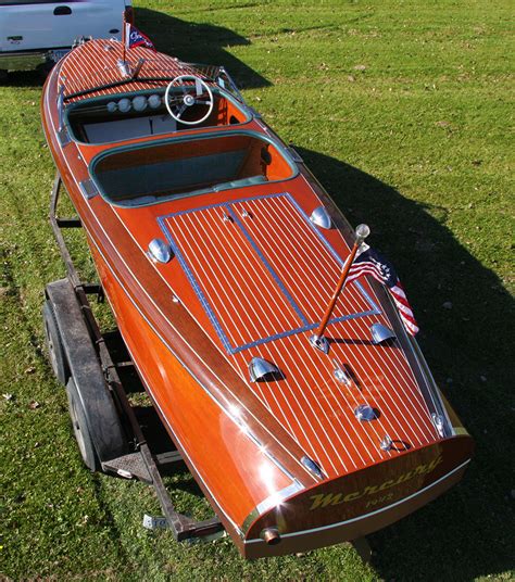 Chris Craft 19 Custom Runabout Barrel Back