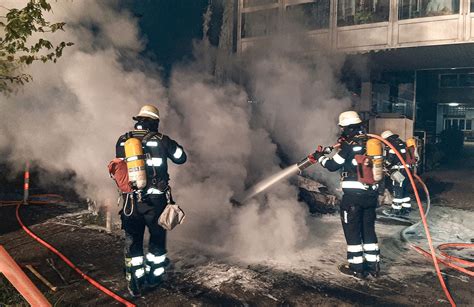 M Nchen Zwei E Autos Auf Betriebsgel Nde In Flammen Feuerwehrpresse