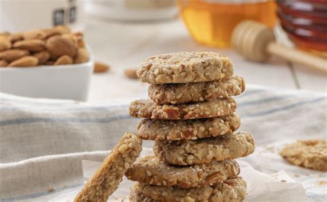 Galletas De Semillas De Ajonjolí Y Almendras