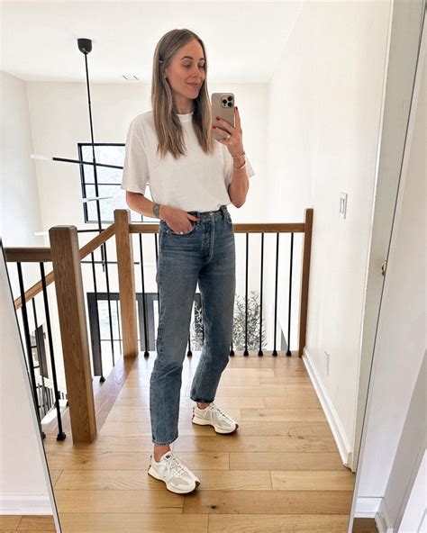 Nb Sneakers Jeans And Sneakers Outfit White Sneaker Outfit Jeans And