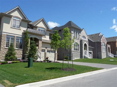 Toronto Neighbourhood Guide: Average Sale Price of a Home in Toronto ...