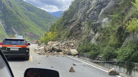 Korban Tewas Gempa China 6 8 SR Gempa Kuat Tewaskan Lebih Dari 46