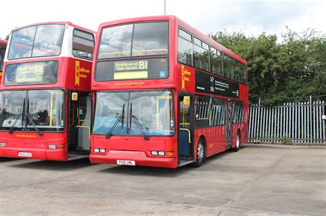 The Circle Of London Sullivan Buses South Mimms Garage SM