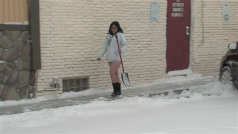 Cleveland Woman Shovels Snow In Shorts YouTube