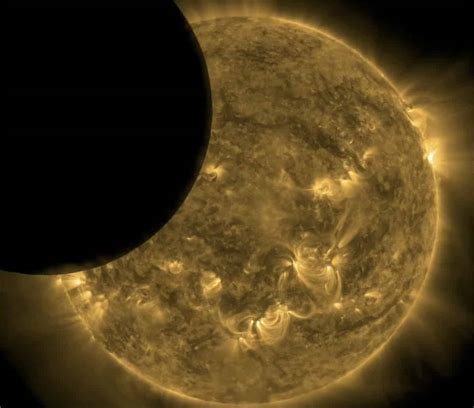 Registraron impresionantes imágenes del eclipse solar del 29 de junio