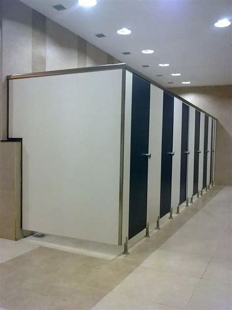 Hpl Board Modular Change Room Ss Grand Leg Type At Rs In Mumbai